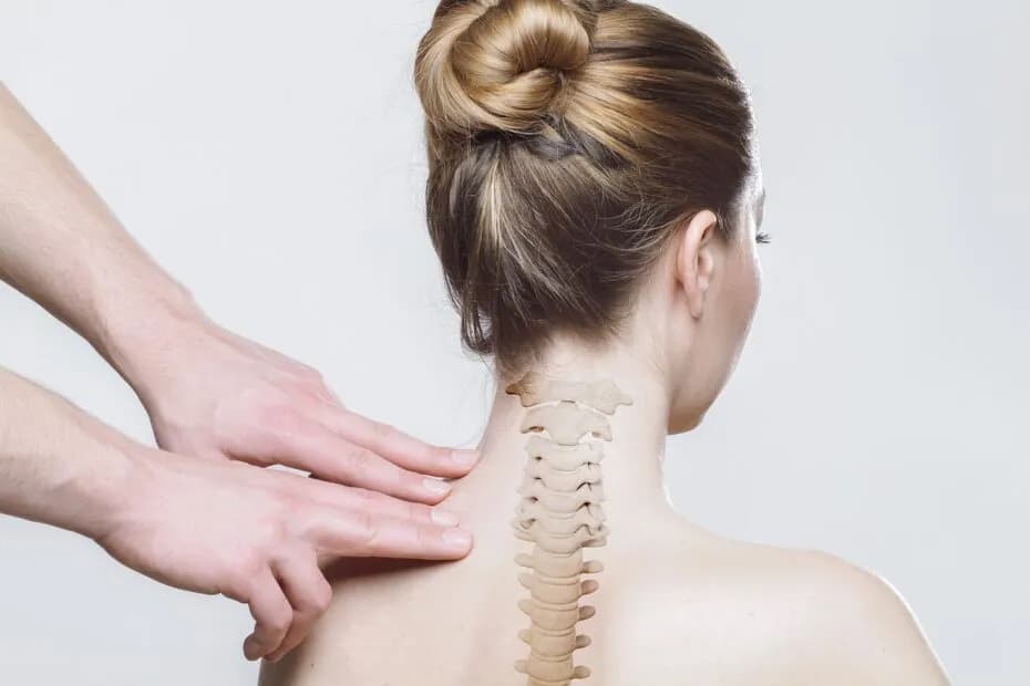 Na czym polega rehabilitacja kręgosłupa i jak może pomóc w bólu?