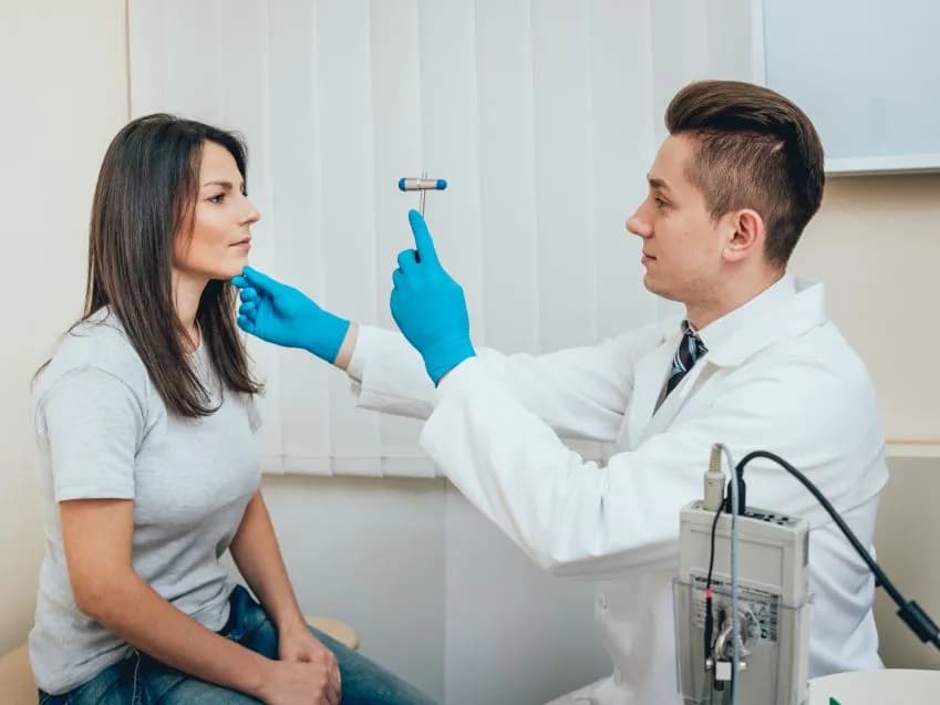 Kiedy do neurologa? Objawy, które powinny Cię zaniepokoić