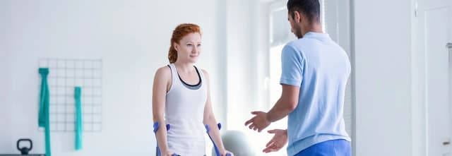 Czym jest rehabilitacja ambulatoryjna i jak może poprawić Twoje życie?